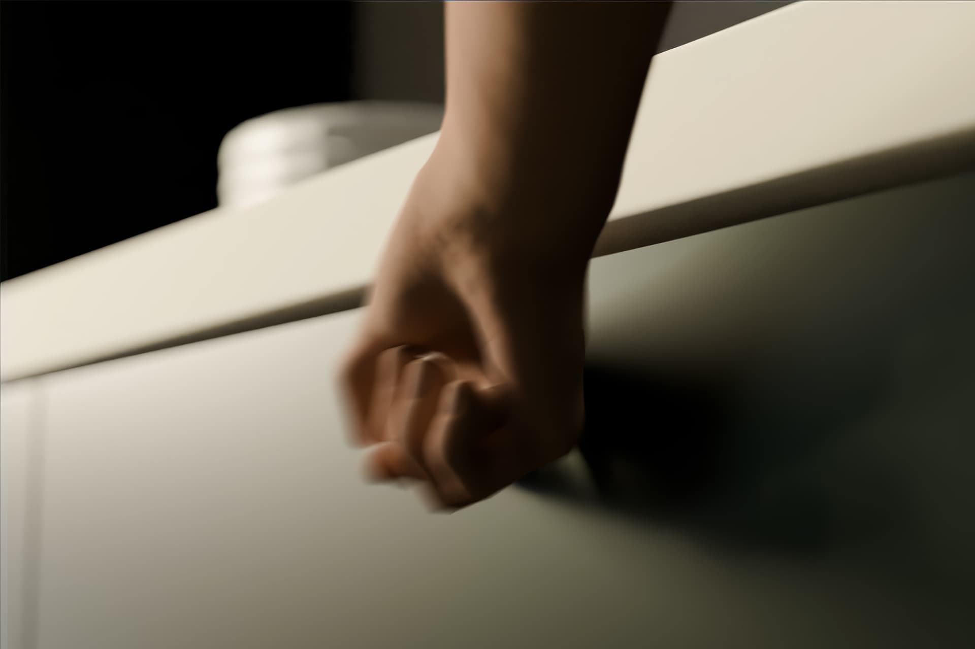 Knock to Open — открывание двойным постукиванием по двери